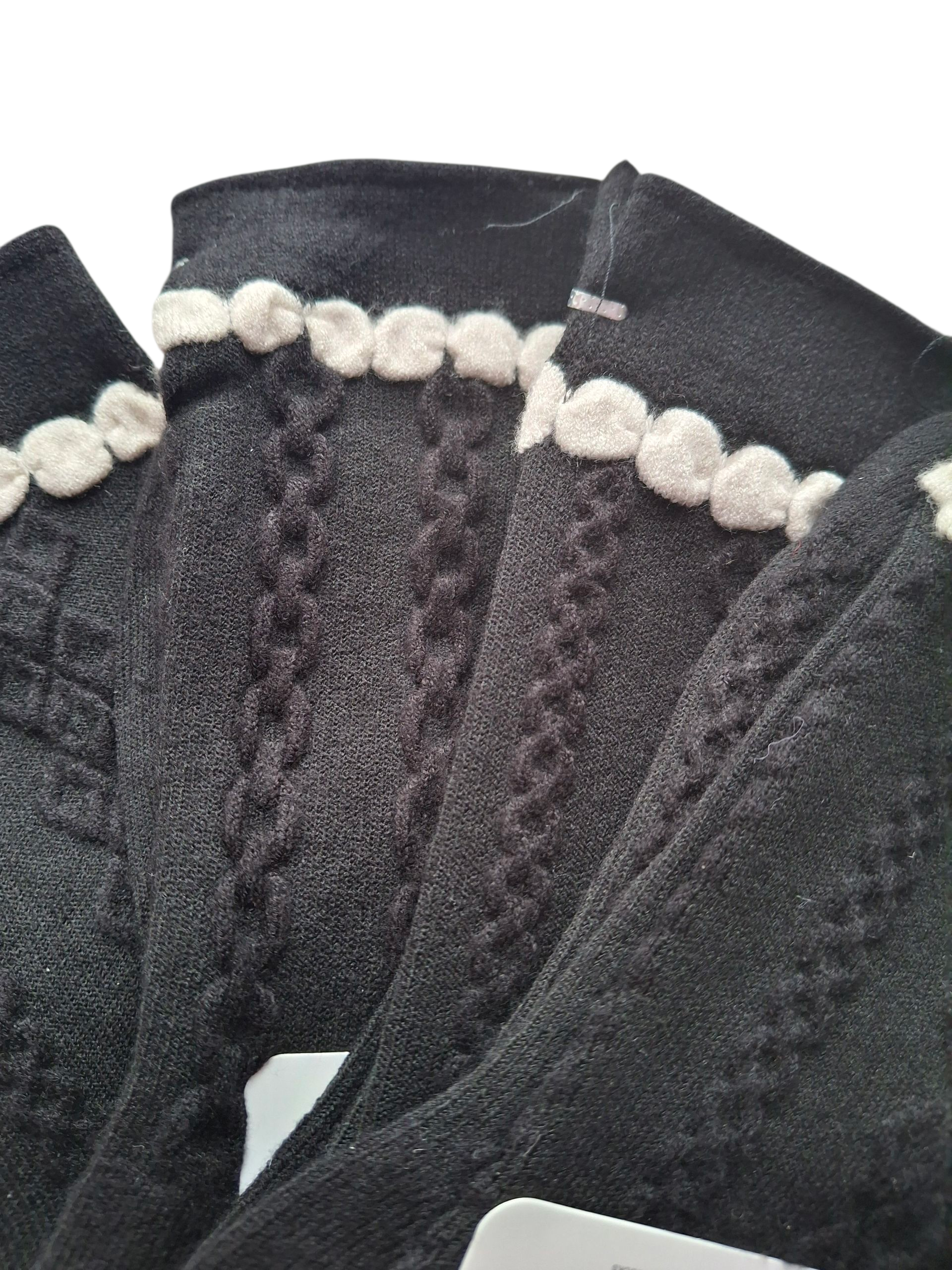 Zestaw 4-pak damskich skarpetek z koronkową falbanką – 95% kaszmir– miękkie, ciepłe i eleganckie - obrazek 2