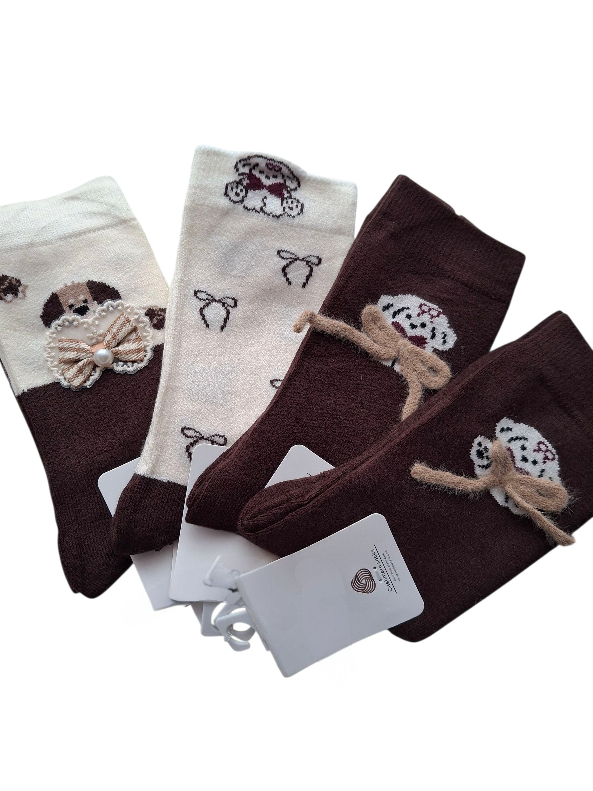 Zestaw 4-pak ciepłych, zimowych kaszmirowych skarpetek damskich w pieski i kokardki – brązowo-kremowe - obrazek 2